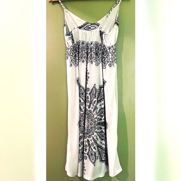 Black and white Dress - Picture 2 of 2